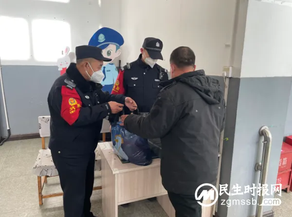 小站春运战正酣 忠诚履职保平安