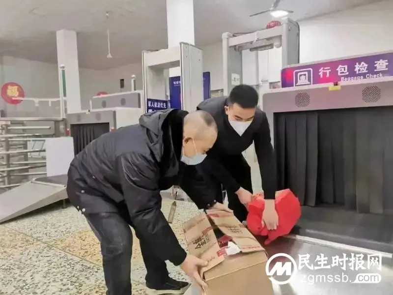 【春运进行时】交运人用行动温暖回家路 【春运进行时】交运人用行动温暖回家路