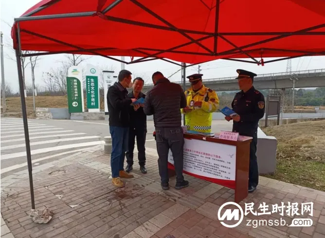 湘潭交通执法部门开展法律咨询服务 吹响走基层、优服务、解难题、办实事的号角 湘潭交通执法部门开展法律咨询服务 吹响走基层、优服务、解难题、办实事的号角