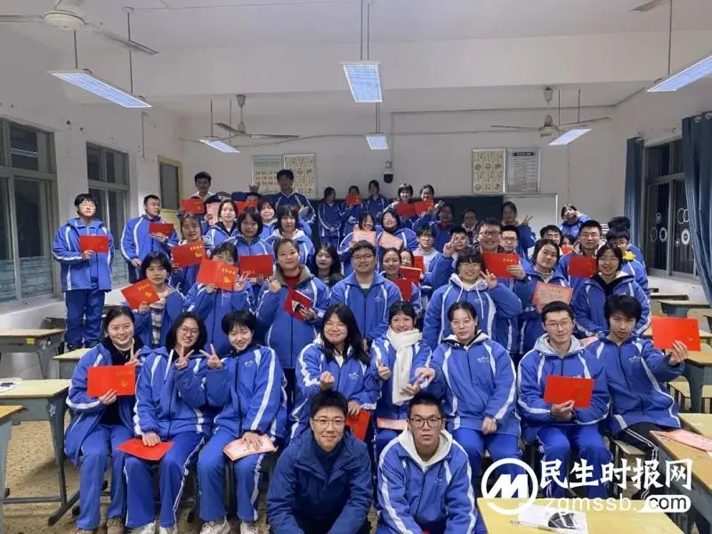 稳健扎实方能滴水穿石 ——潭中高二年级开学工作纪实 稳健扎实方能滴水穿石 ——潭中高二年级开学工作纪实