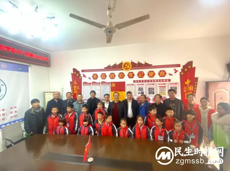 花石商会开展“情系教育，助学帮扶”捐赠活动