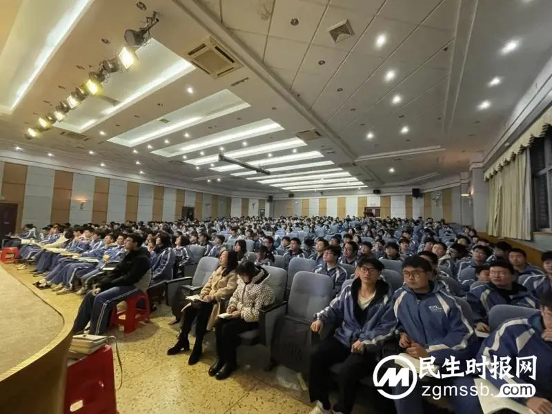用清晰连贯的论证思路升格你的作文 ——李作霖教授来我校作文指导 用清晰连贯的论证思路升格你的作文 ——李作霖教授来我校作文指导