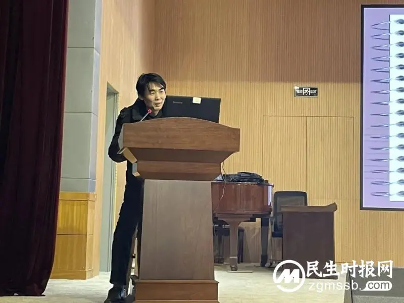 用清晰连贯的论证思路升格你的作文 ——李作霖教授来我校作文指导 用清晰连贯的论证思路升格你的作文 ——李作霖教授来我校作文指导