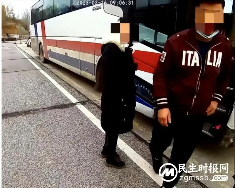 一外省客车未持有效包车客运标志牌被查处！