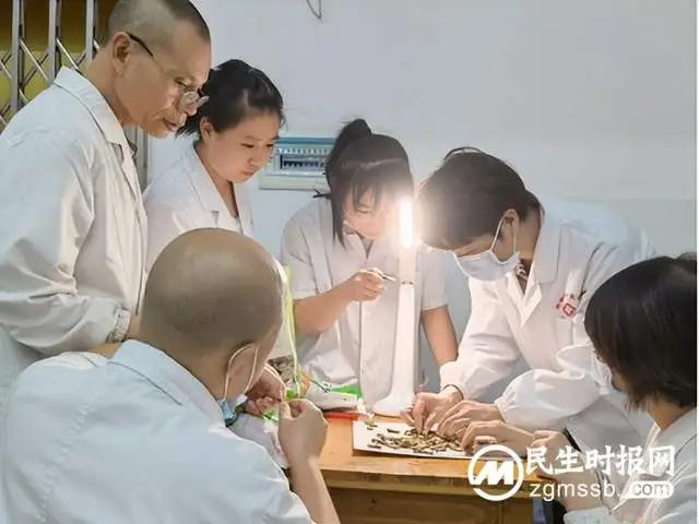 湘潭县传统技能型人才工作室（中药特色技术）落户我院