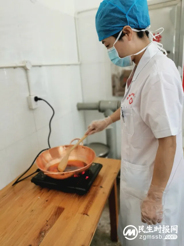 湘潭县传统技能型人才工作室（中药特色技术）落户我院