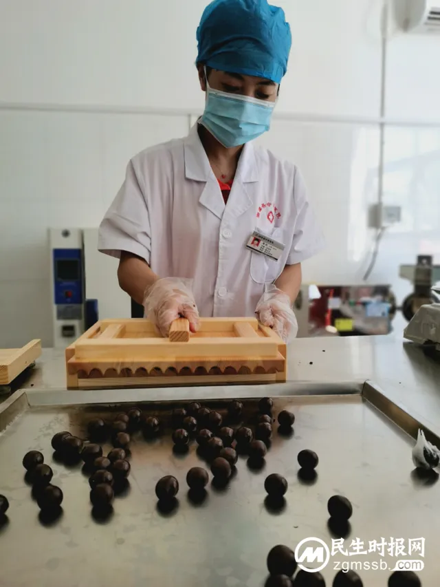 湘潭县传统技能型人才工作室（中药特色技术）落户我院