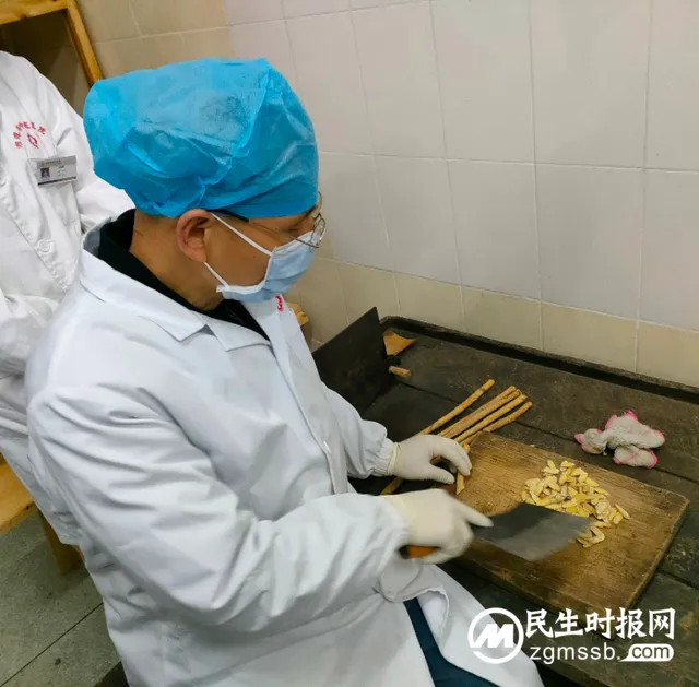 湘潭县传统技能型人才工作室（中药特色技术）落户我院