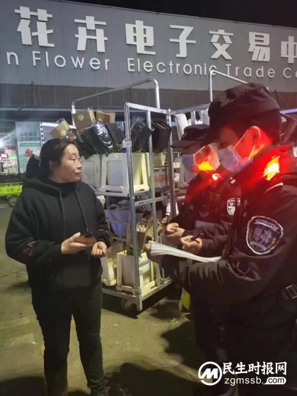 群众三轮车“失踪” 民警耐心帮其寻回