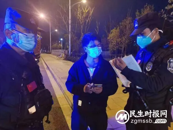 父子驾货车跟随导航迷路 民警暖心救助送达目的地