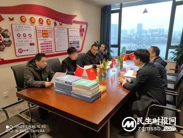 株洲银保监分局和市公安局赴民生银行株洲支行开展安全大检查