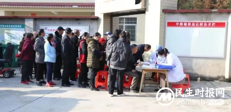 湘潭县人民医院开展“莲乡里手·四季同行”雷锋家乡学雷锋义诊活动