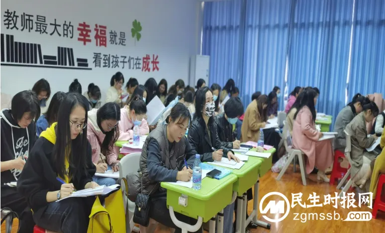 群英荟萃谋发展 联合调研促成长——记湘潭市市直片区初中联合调研专项活动之湘潭市四中篇 群英荟萃谋发展 联合调研促成长——记湘潭市市直片区初中联合调研专项活动之湘潭市四中篇