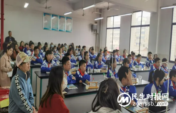 群英荟萃谋发展 联合调研促成长——记湘潭市市直片区初中联合调研专项活动之湘潭市四中篇 群英荟萃谋发展 联合调研促成长——记湘潭市市直片区初中联合调研专项活动之湘潭市四中篇