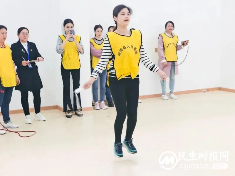 绳舞飞扬 展巾帼风采 绳舞飞扬 展巾帼风采