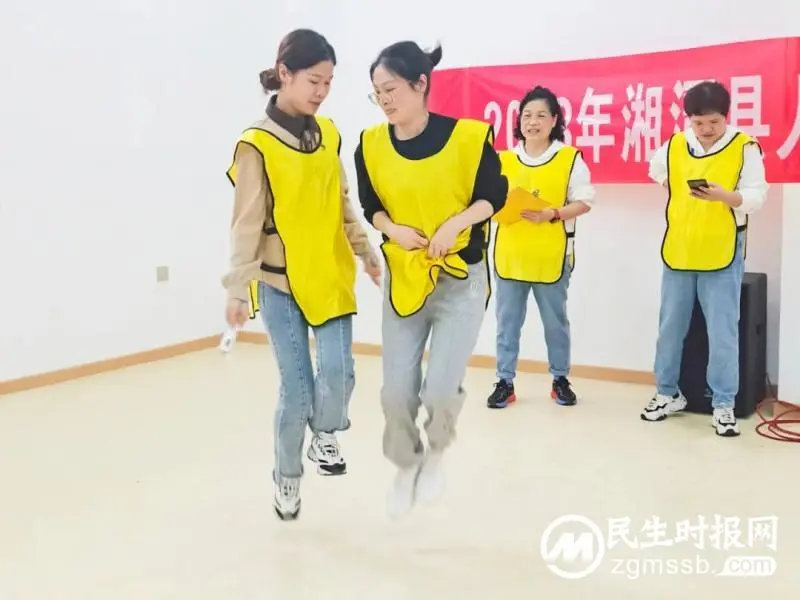 绳舞飞扬 展巾帼风采 绳舞飞扬 展巾帼风采