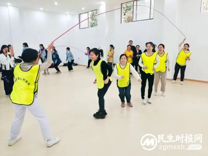 绳舞飞扬 展巾帼风采 绳舞飞扬 展巾帼风采