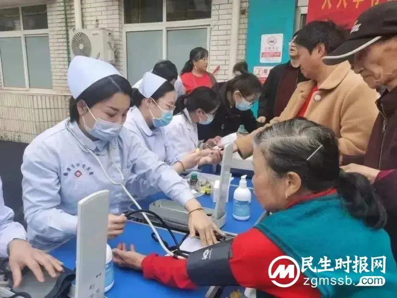 世界肾脏日∣湘潭市中心医院开展“送医下基层”肾脏病义诊活动