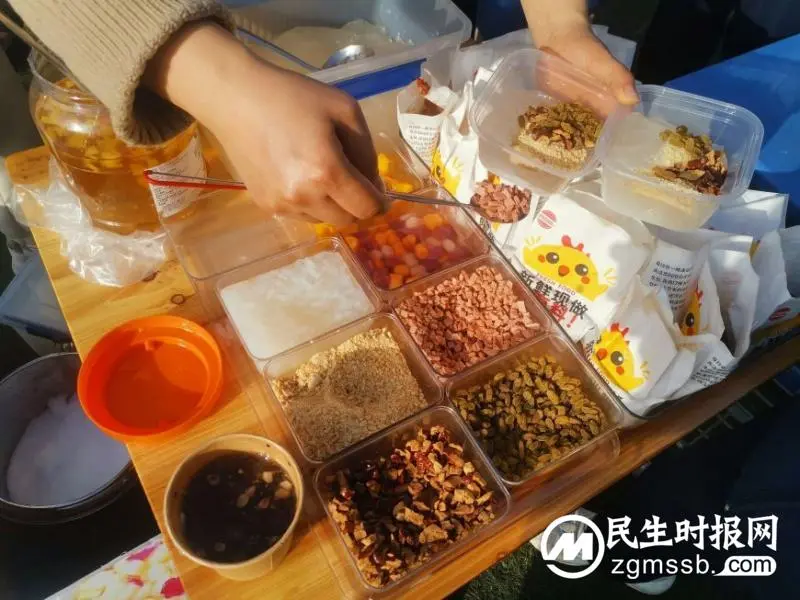 情满电中 爱溢校园 ——湘机中学组织现场爱心义卖活动 情满电中 爱溢校园 ——湘机中学组织现场爱心义卖活动