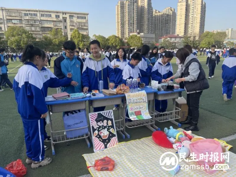 情满电中 爱溢校园 ——湘机中学组织现场爱心义卖活动 情满电中 爱溢校园 ——湘机中学组织现场爱心义卖活动