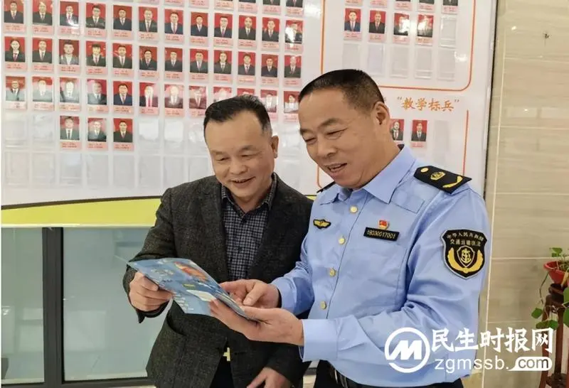 送法进企业、宣传零距离 湘潭交通执法部门开展 “与法同行” 普法宣传活动