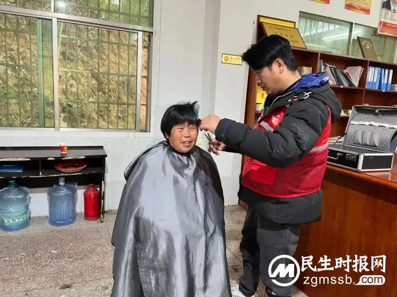 【学雷锋活动】湘潭县人民医院团委组织学雷锋志愿服务活动 【学雷锋活动】湘潭县人民医院团委组织学雷锋志愿服务活动