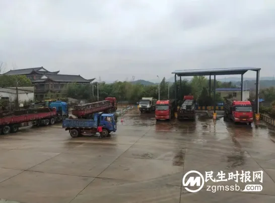 夜间突击治超 湘潭严厉打击超限超载违法行为 夜间突击治超 湘潭严厉打击超限超载违法行为