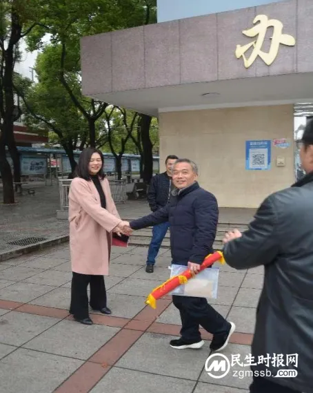 互动融通办学提质亮眼 交流汇聚品质发展绽蕊 湘潭市二中赴湘潭市三中高考提质活动侧记 互动融通办学提质亮眼 交流汇聚品质发展绽蕊 湘潭市二中赴湘潭市三中高考提质活动侧记