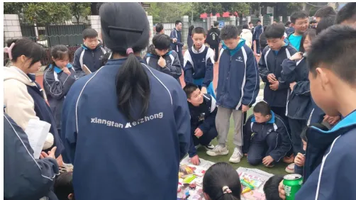 “爱”不闲置，“锋”火相传——湘潭市二中校园义卖活动