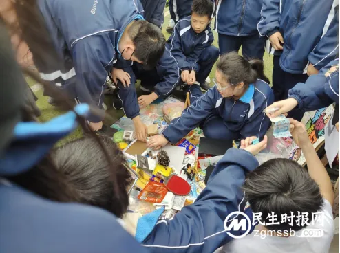 “爱”不闲置，“锋”火相传——湘潭市二中校园义卖活动