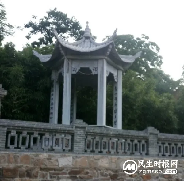千树万树李花开 长寿立邱待客来