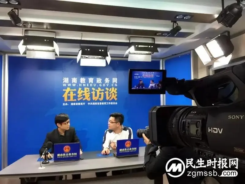 初心如磐担使命 躬耕杏坛写春秋——记湘潭市益智中学党总支书记黄永忠