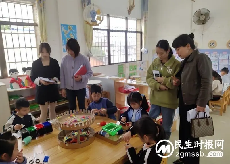 不负好春光 携手共成长 ---记花石镇自主游戏观摩研讨活动 不负好春光 携手共成长 ---记花石镇自主游戏观摩研讨活动