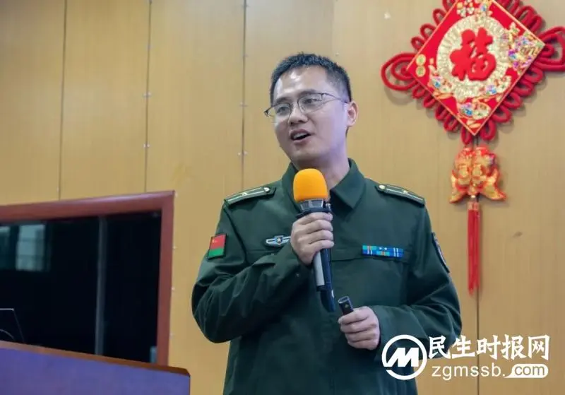 铿锵凤凰 筑梦国防——国防班开展国防教育讲座 铿锵凤凰 筑梦国防——国防班开展国防教育讲座