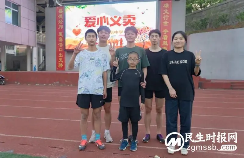 雷锋月活动回顾|高举旗帜跟党走,紧跟核心谱新篇 雷锋月活动回顾|高举旗帜跟党走,紧跟核心谱新篇