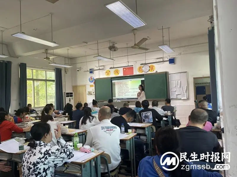 感恩教育提品格，家校共育促成才| 湘潭市第一中学高一年级开展感恩教育暨学考选科家长会