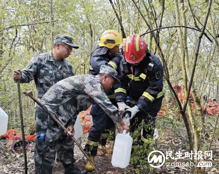 昆明消防全力以赴做好安宁“4.13”森林火灾扑救工作 昆明消防全力以赴做好安宁“4.13”森林火灾扑救工作
