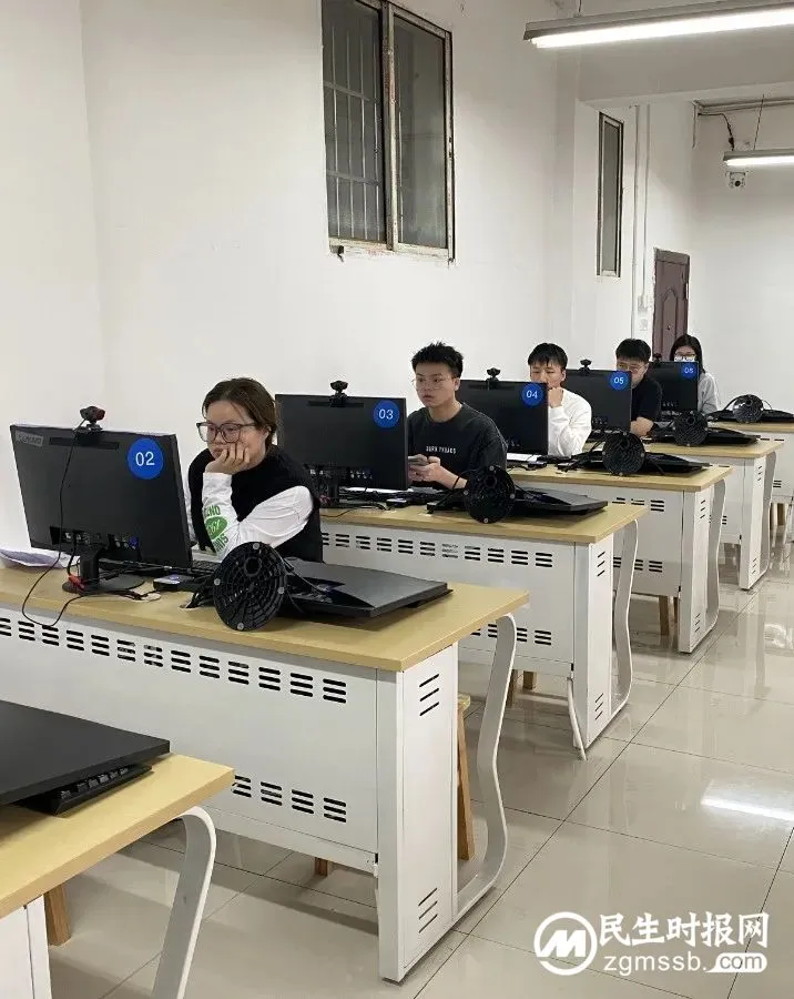 湘潭土建工程初中级职称考试以机考形式开考 我市1575名考生参加 湘潭土建工程初中级职称考试以机考形式开考 我市1575名考生参加