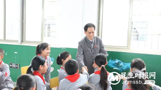 红色家风永传承 ——彭德怀红军小学励志红色教育暨《伟人之根》进校园活动