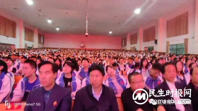 湘潭 淮安联手开展《伟人之根》励志教育进校园活动