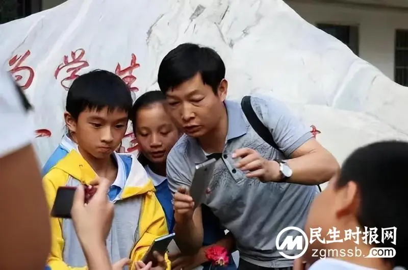 初心如磐担使命 躬耕杏坛写春秋——记湘潭市益智中学党总支书记黄永忠