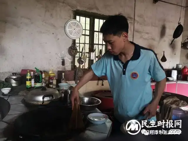 奔赴青春 向阳生长——湘潭市四中八年级研学活动