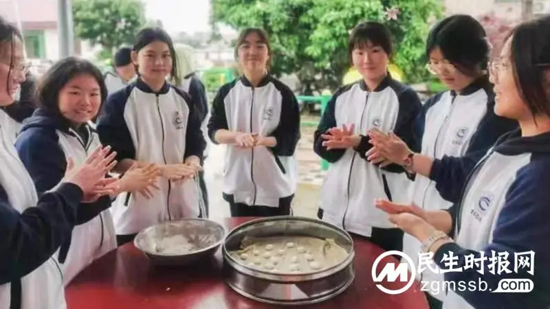 趁春光踏歌行 凭年少展翅飞 ——记湘潭凤凰中学高一年级“红色农耕”研学旅行活动 趁春光踏歌行 凭年少展翅飞 ——记湘潭凤凰中学高一年级“红色农耕”研学旅行活动