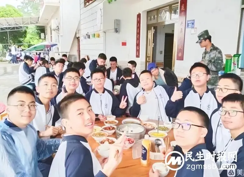 趁春光踏歌行 凭年少展翅飞 ——记湘潭凤凰中学高一年级“红色农耕”研学旅行活动 趁春光踏歌行 凭年少展翅飞 ——记湘潭凤凰中学高一年级“红色农耕”研学旅行活动