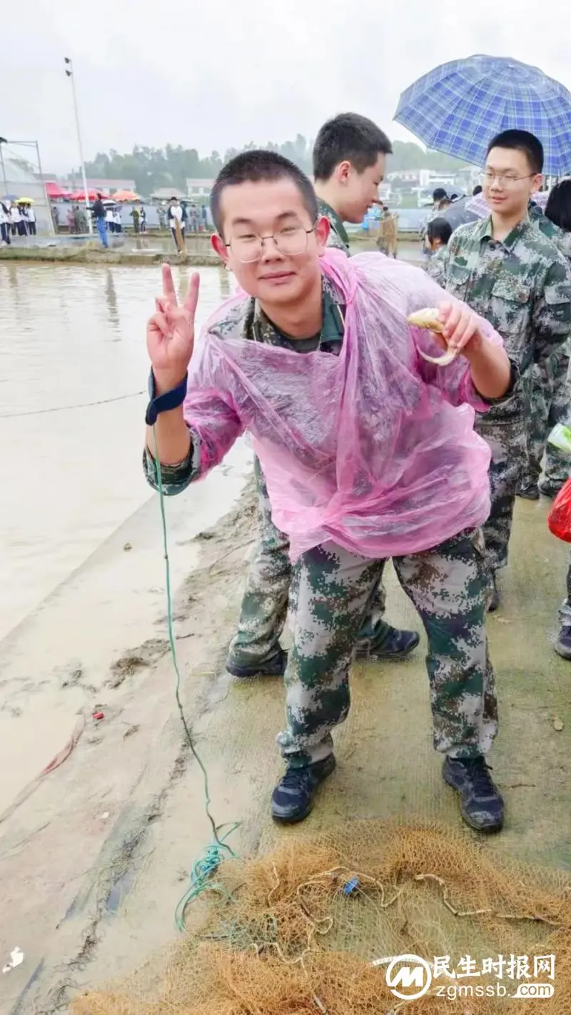 趁春光踏歌行 凭年少展翅飞 ——记湘潭凤凰中学高一年级“红色农耕”研学旅行活动 趁春光踏歌行 凭年少展翅飞 ——记湘潭凤凰中学高一年级“红色农耕”研学旅行活动