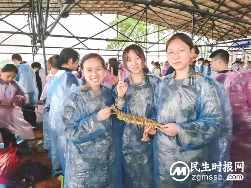 趁春光踏歌行 凭年少展翅飞 ——记湘潭凤凰中学高一年级“红色农耕”研学旅行活动 趁春光踏歌行 凭年少展翅飞 ——记湘潭凤凰中学高一年级“红色农耕”研学旅行活动