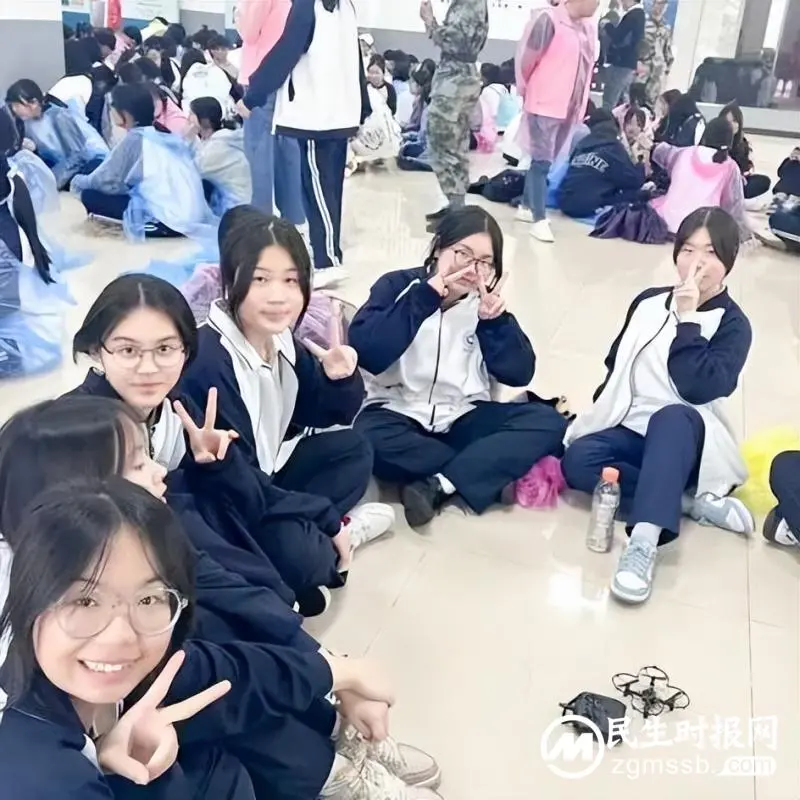 趁春光踏歌行 凭年少展翅飞 ——记湘潭凤凰中学高一年级“红色农耕”研学旅行活动 趁春光踏歌行 凭年少展翅飞 ——记湘潭凤凰中学高一年级“红色农耕”研学旅行活动