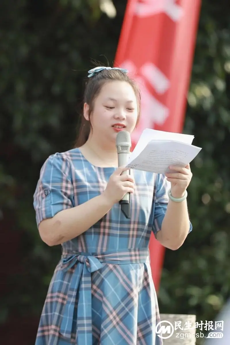 十八岁,青春最美的模样——湘潭市一中2023届高三举行成人礼暨宣誓仪式 十八岁,青春最美的模样——湘潭市一中2023届高三举行成人礼暨宣誓仪式