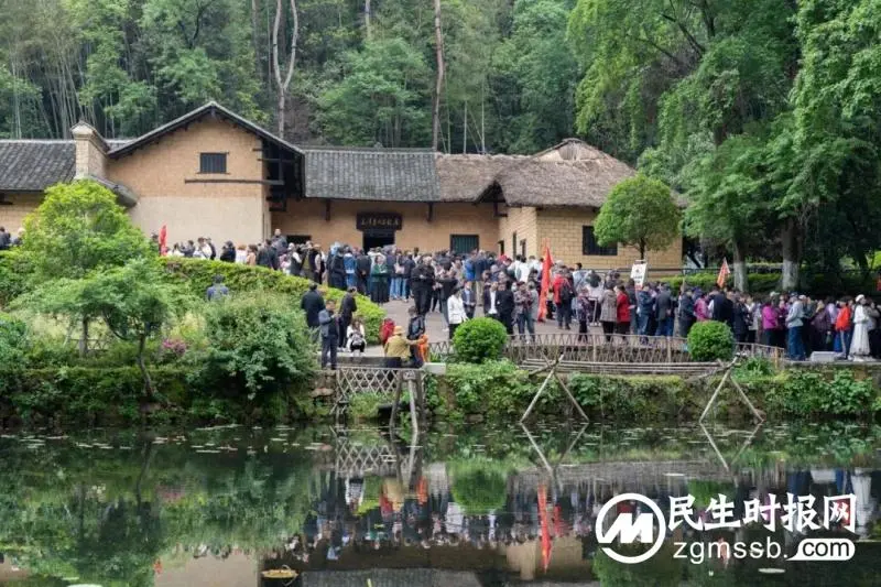 趁春光踏歌行 凭年少展翅飞 ——记湘潭凤凰中学高一年级“红色农耕”研学旅行活动 趁春光踏歌行 凭年少展翅飞 ——记湘潭凤凰中学高一年级“红色农耕”研学旅行活动