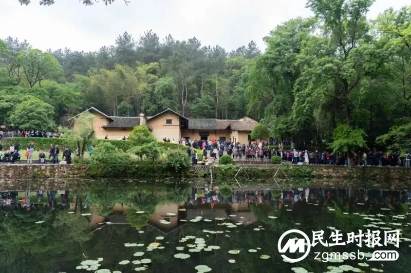 趁春光踏歌行 凭年少展翅飞 ——记湘潭凤凰中学高一年级“红色农耕”研学旅行活动 趁春光踏歌行 凭年少展翅飞 ——记湘潭凤凰中学高一年级“红色农耕”研学旅行活动